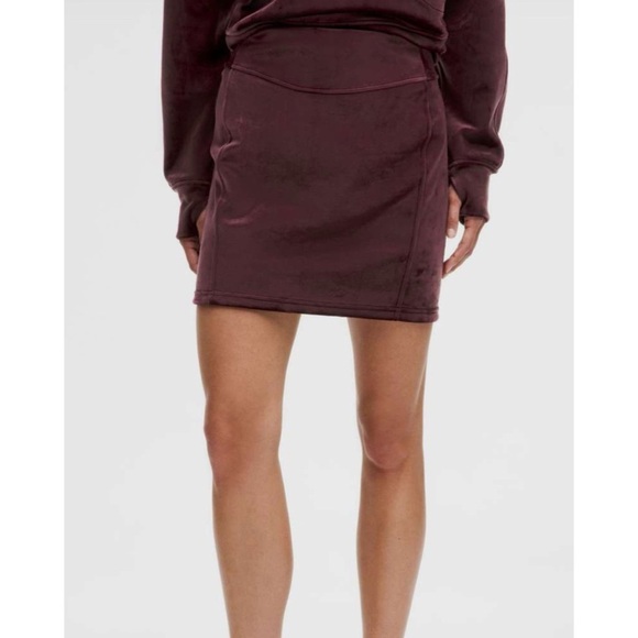 lululemon athletica Dresses & Skirts - Lululemon Scuba High-Rise Mini Skirt Velvet
